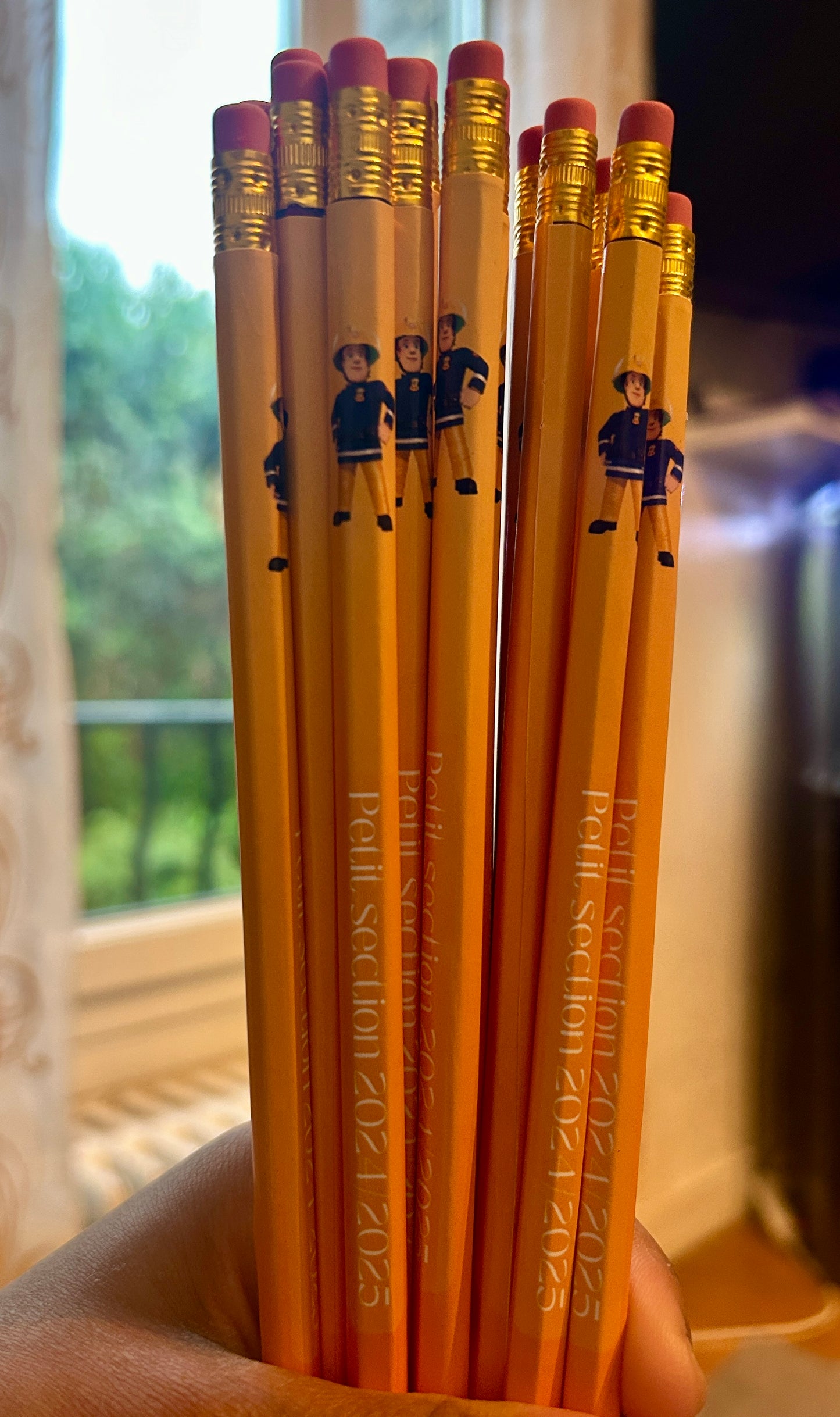 Crayons et cartes personnalisés