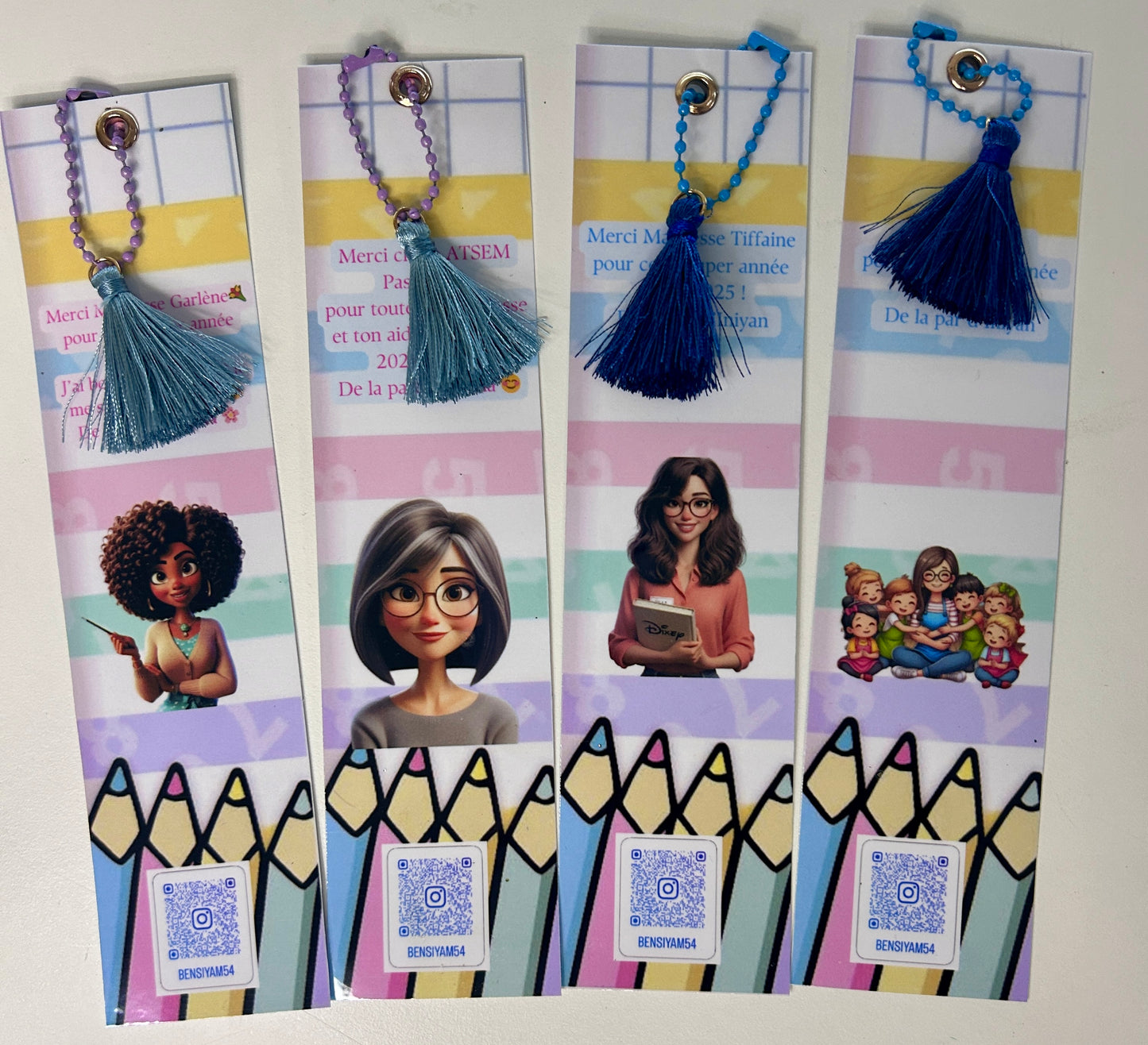 Crayons et cartes personnalisés